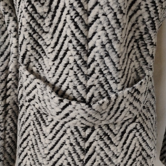 Dynamite Coat Jacket Women's Faux Wool Herring Bone Pattern Black and White - Picture 12 of 16